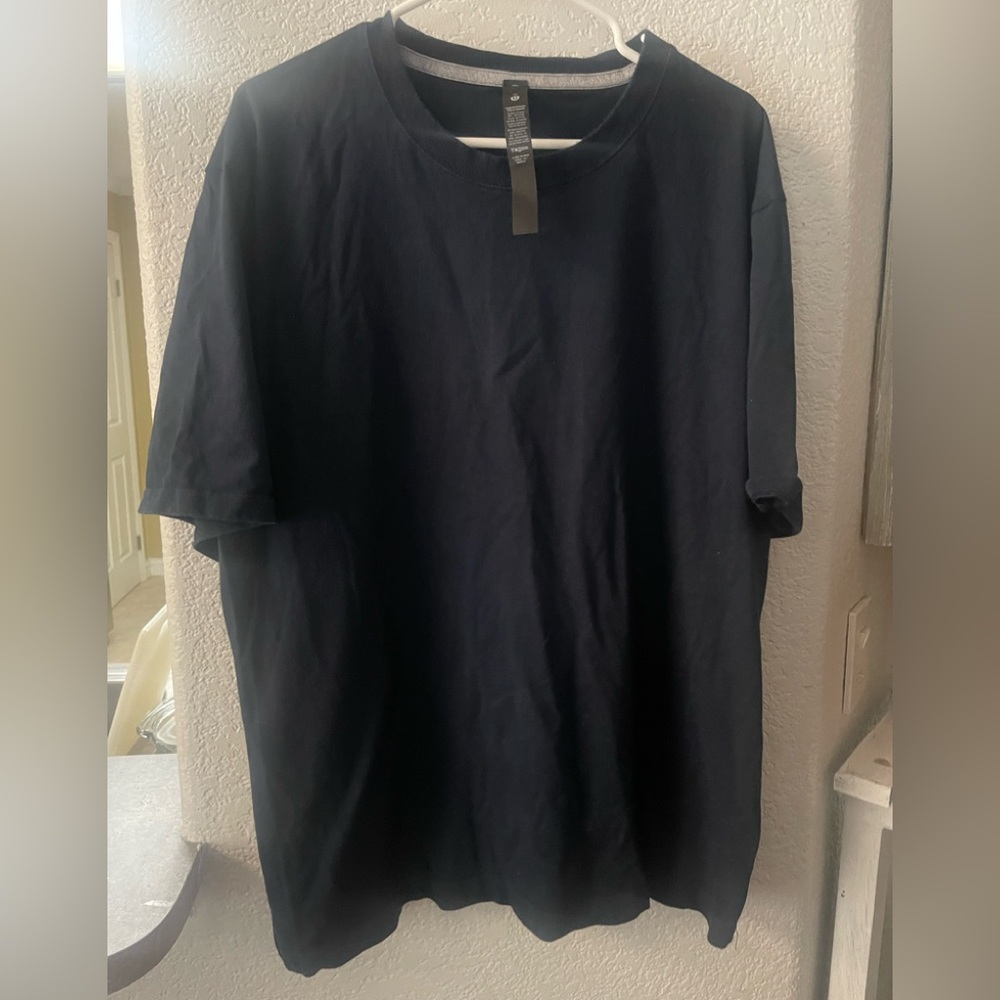 Classic dark blue Lululemon tee size xlarge